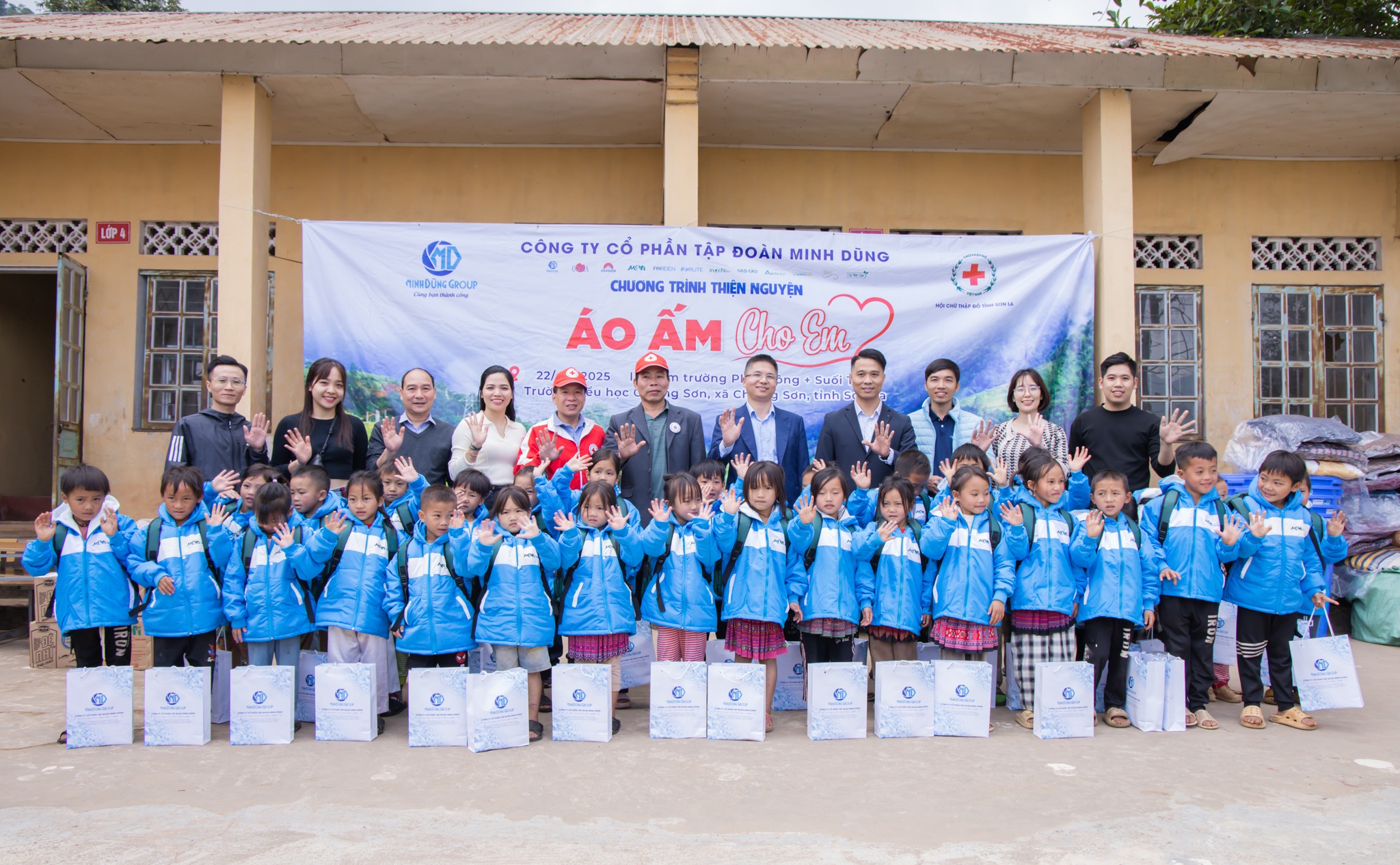 Áo Ấm Cho Em 2025 – Hành Trình Gửi Hơi Ấm Từ Những Điều Giản Dị!